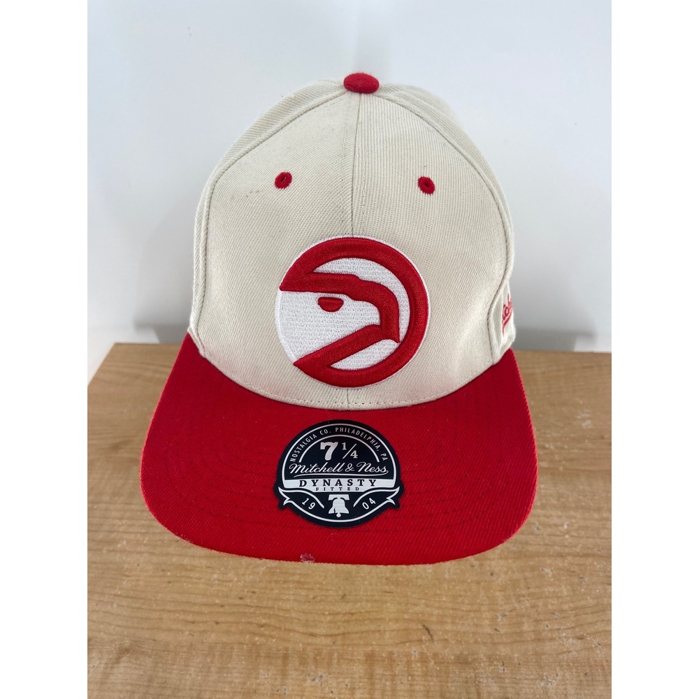 Mitchell Ness Atlanta Hawks Dynasty‎ Collection Fitted Hat 7 1/4 Cream Red